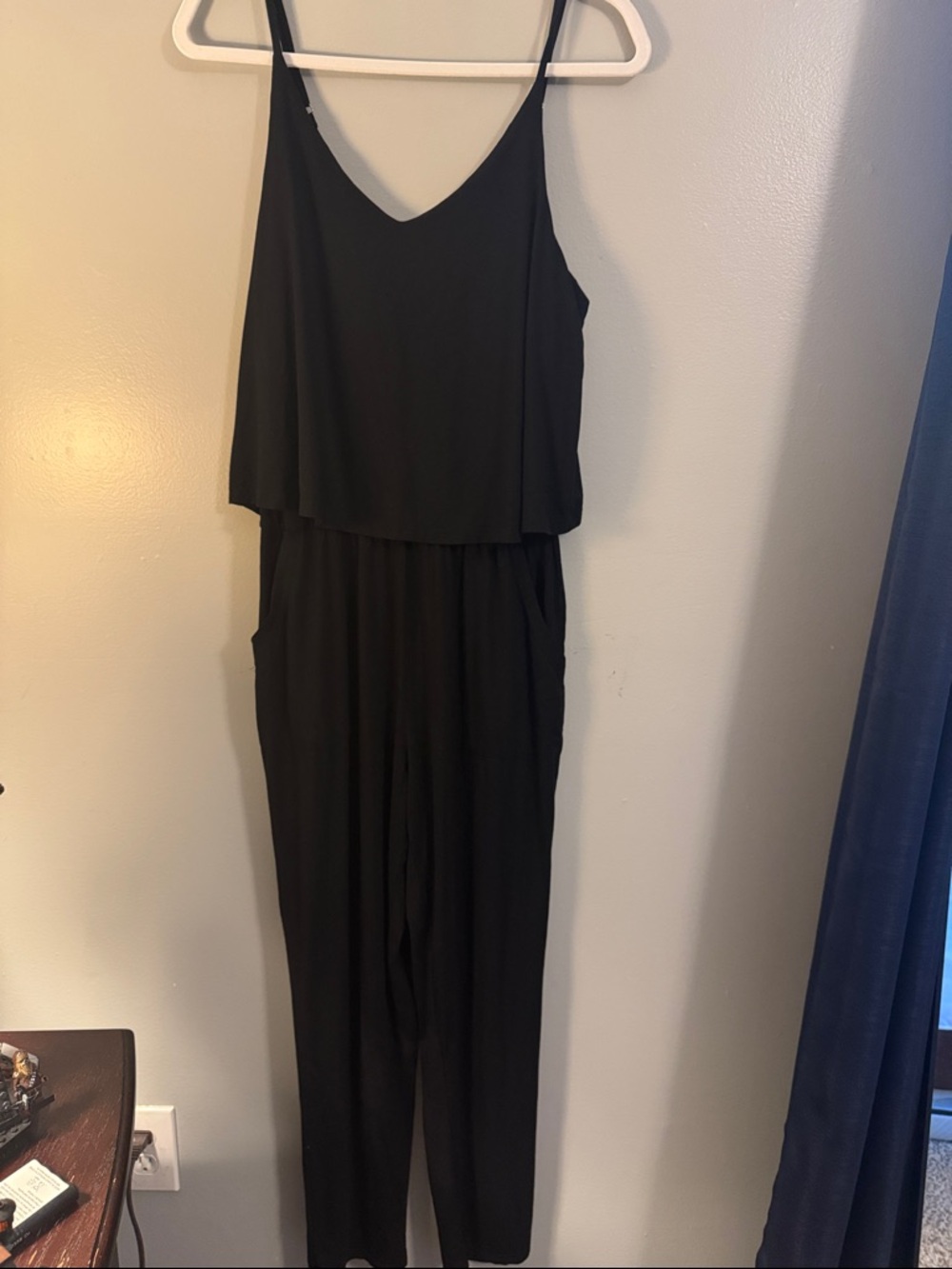 Women's Black Sleeveless V-Neck Jumpsuit